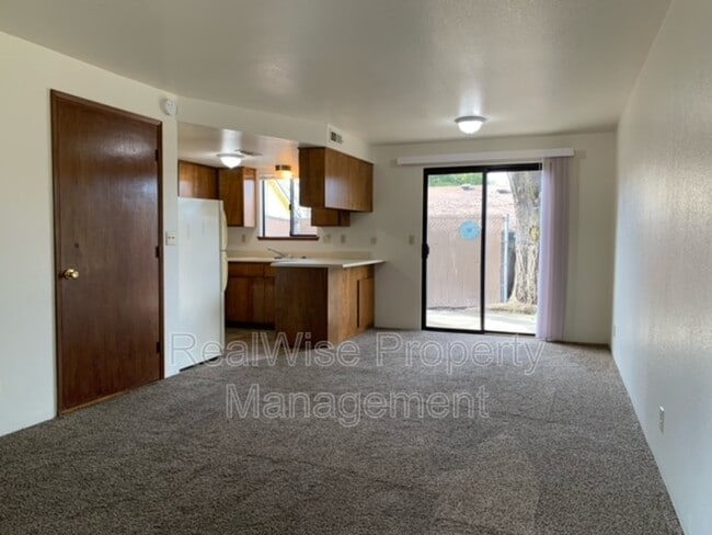 Building Photo - 138 Southridge Way