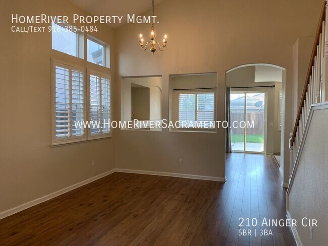 Foto del edificio - 210 Ainger Cir