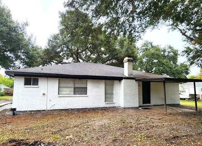 Building Photo - 2534 Beverly Rd
