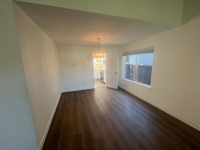 Foto del edificio - Beautiful 4 bed 2 bath home in San Jose with AC. Must See!