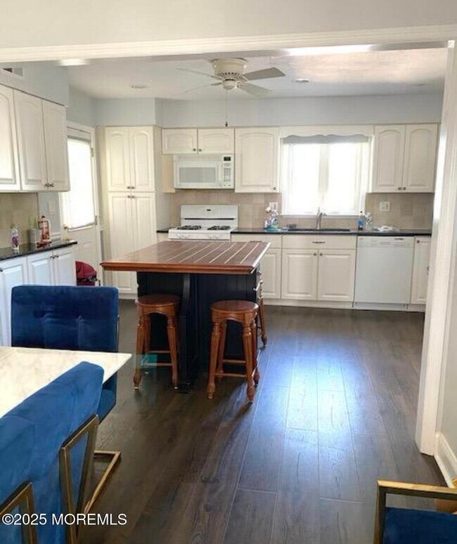 Foto del edificio - 55 Heath Ave