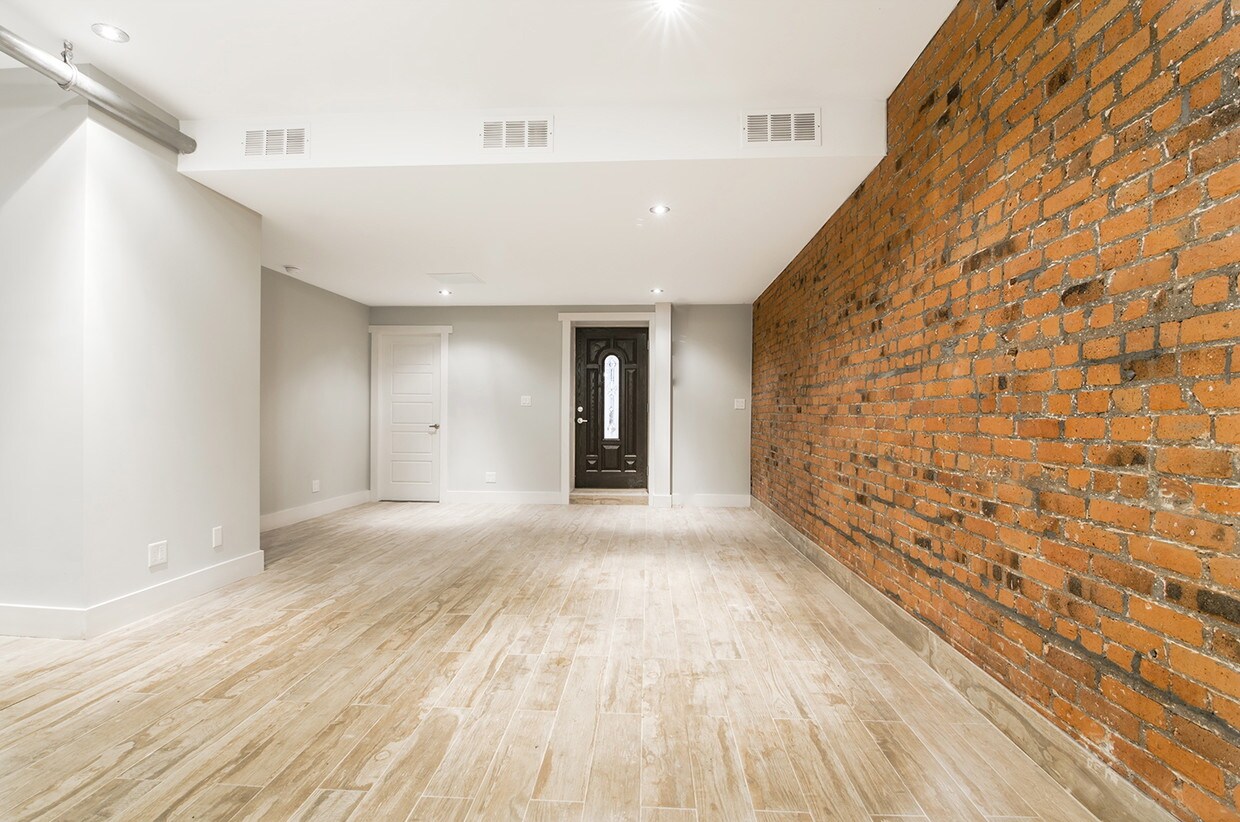 Primary Photo - 156 Sherman Ave