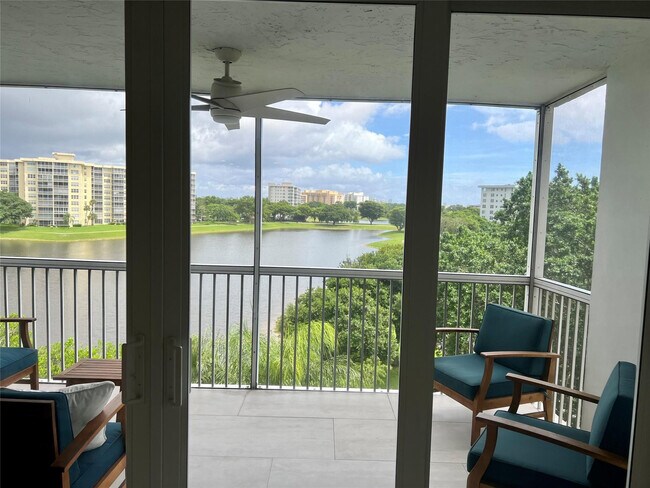 Foto del edificio - 3051 N Course Dr