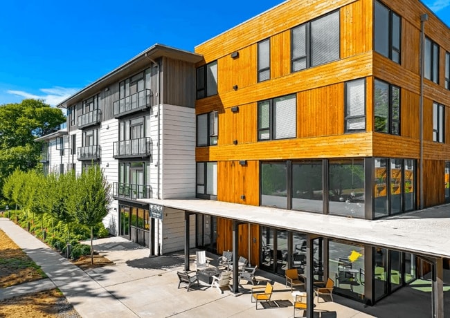 Building Photo - Blis