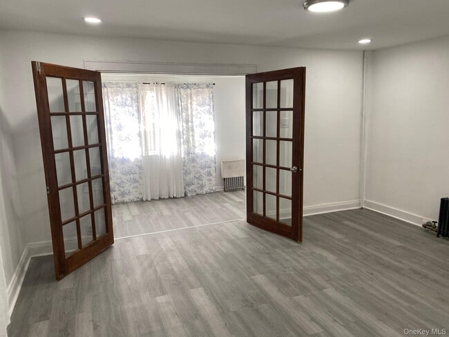 Foto del edificio - 93-31 215th St