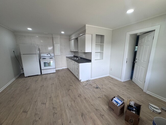 Building Photo - Newly Remodeled 1 bed 1 bath in Murray