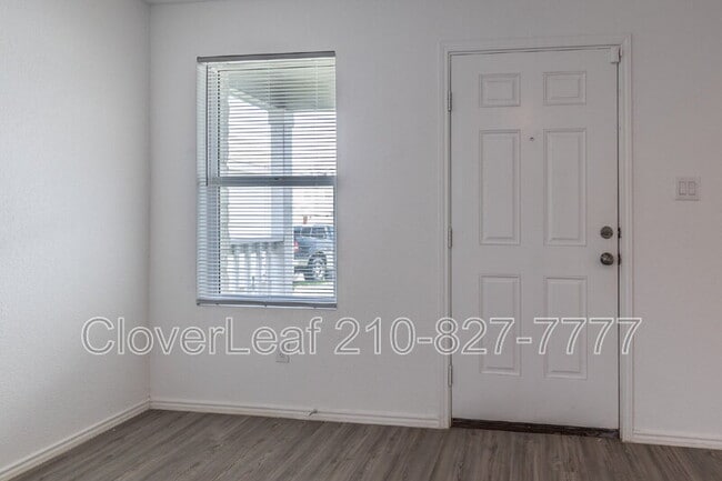 Building Photo - 2822 Millikan Dr