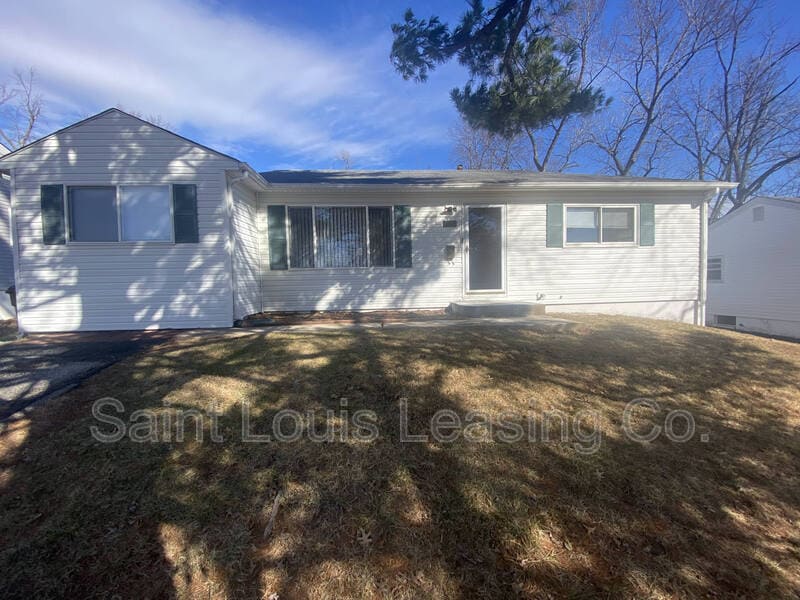 Primary Photo - 1005 Edgehill Dr