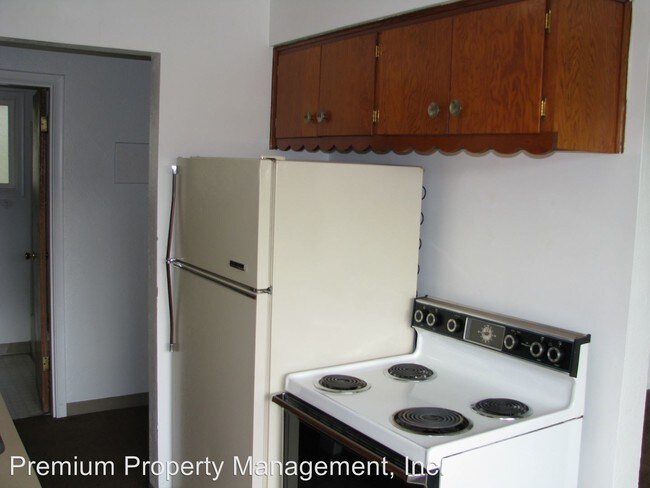 Building Photo - 310-322 McNary Ave NW