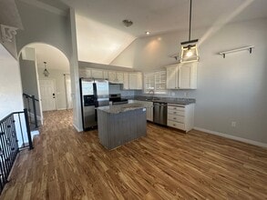 Building Photo - 1424 Pebblecreek Dr