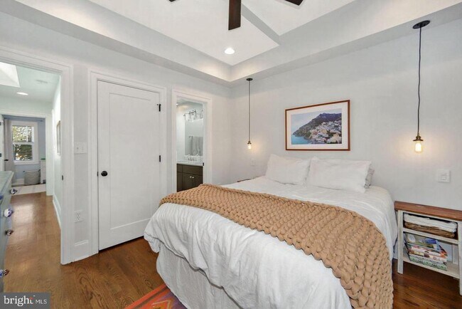 Building Photo - 5233 5th St NW