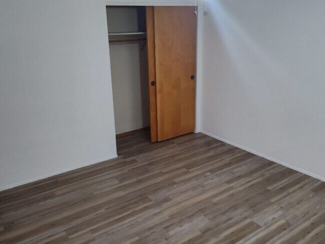 Foto del edificio - 1670 Fairmount Dr