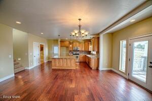 Building Photo - 801 S Creekside Dr