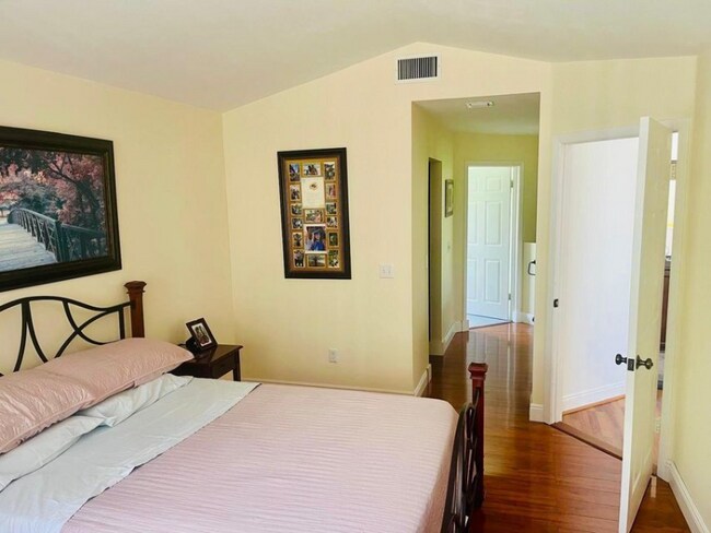 Building Photo - 6817 Barnwell Dr