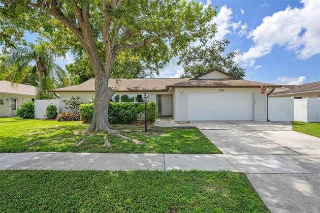 Building Photo - 1804 Oak View Dr