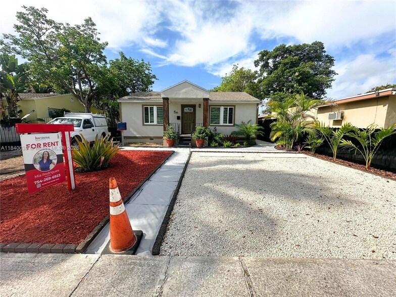 Foto principal - 245 SW 6th St