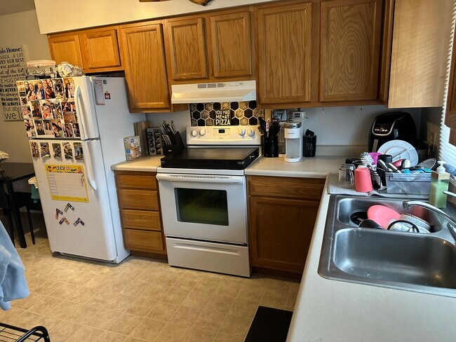 Foto del edificio - 406-408 Terrace Dr