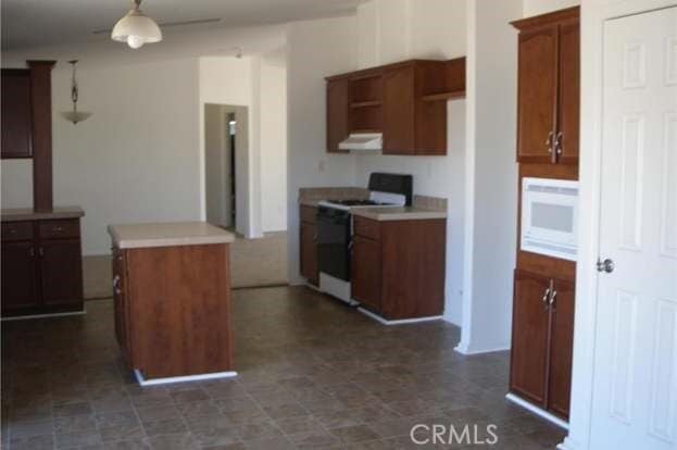 Building Photo - 45995 Roca Vista Dr