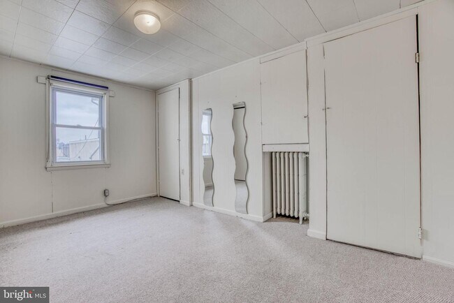 Building Photo - 632 S Montford Ave