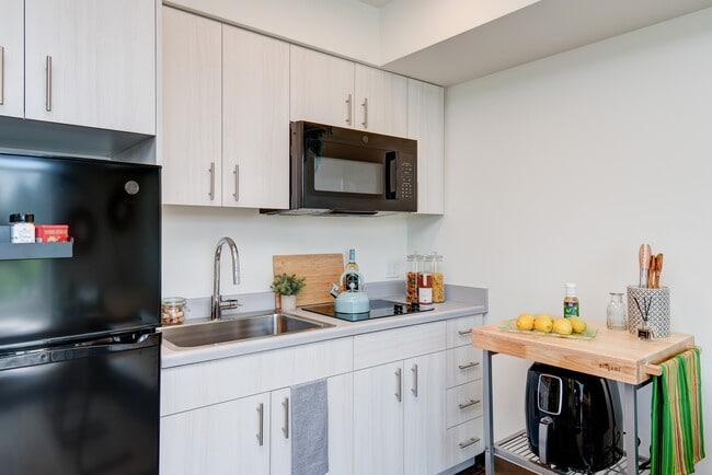 Building Photo - Mt Baker The Maddux Apartments