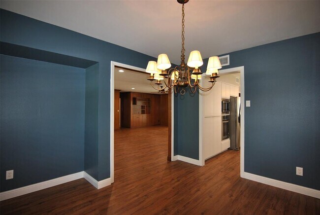 Building Photo - 3519 Latma Dr