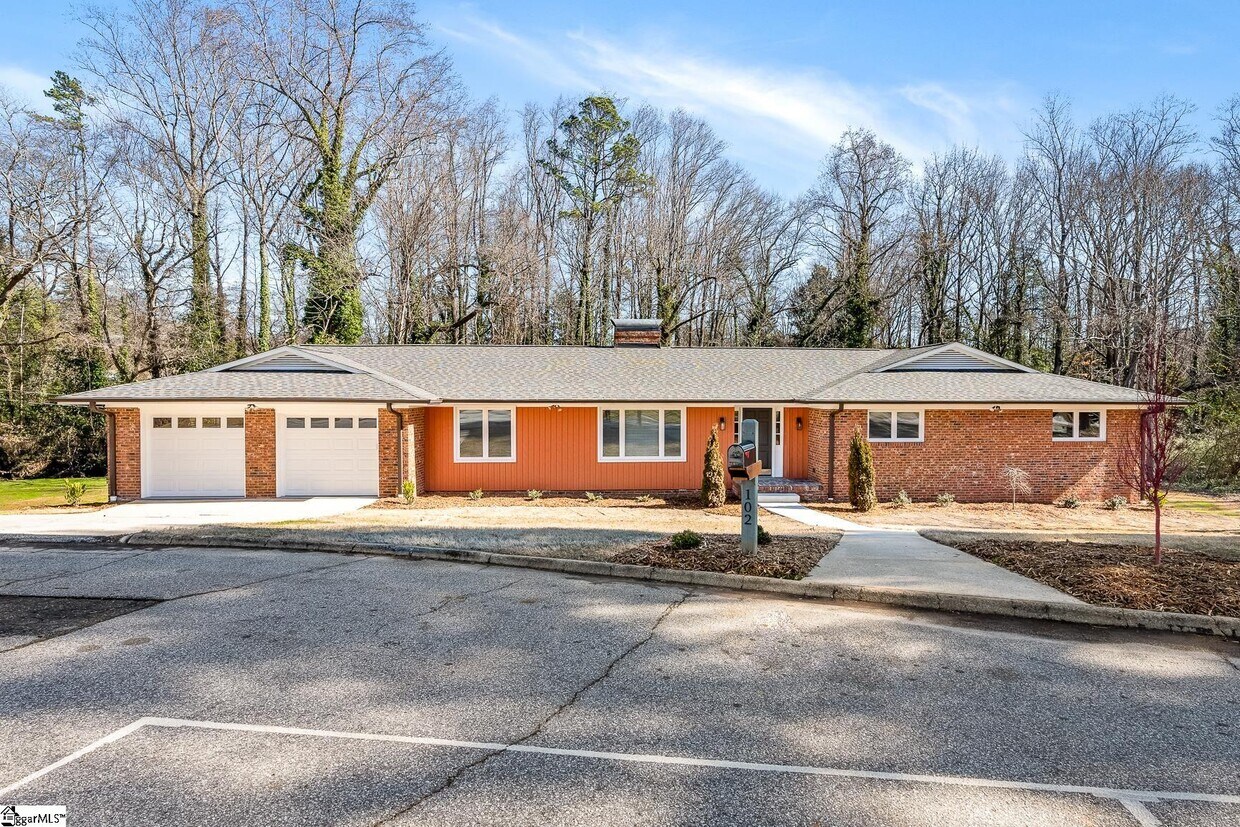 Foto principal - 102 Ramblewood Ln