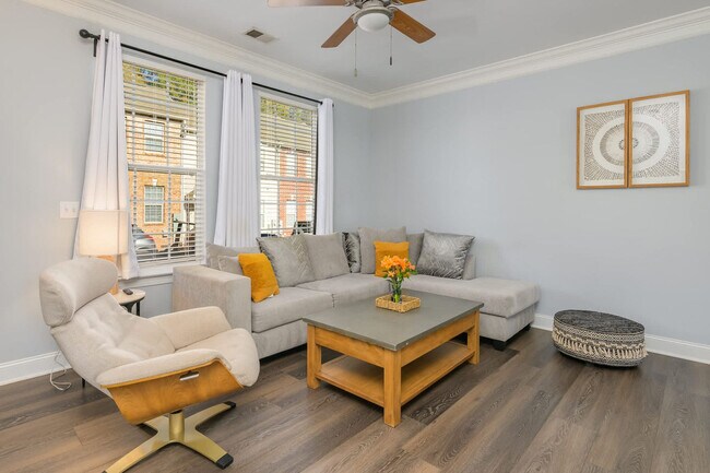Foto del edificio - 21322 Pine St