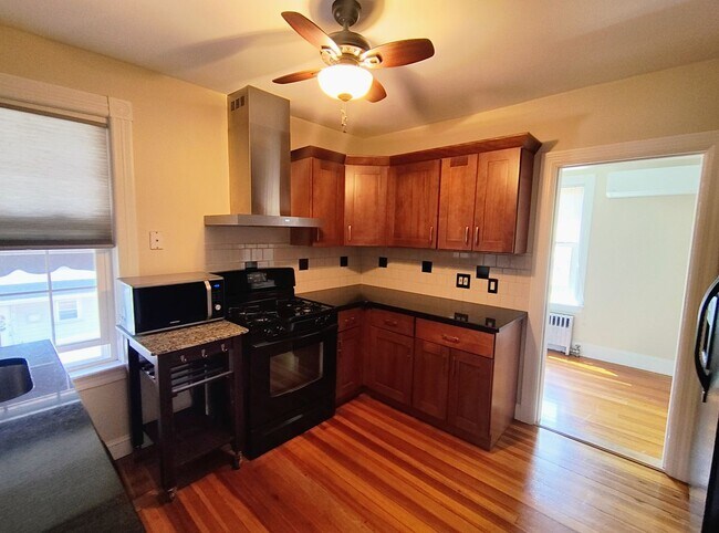 Foto del edificio - ***Providence/Elmhurst – Two Bed with all ...