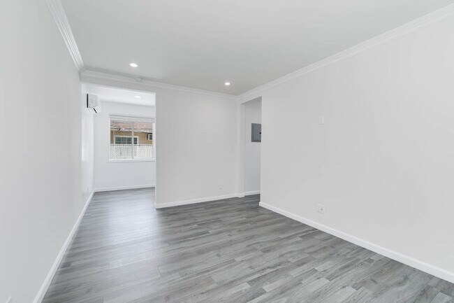 Foto del edificio - 1669 N Hollywood Way