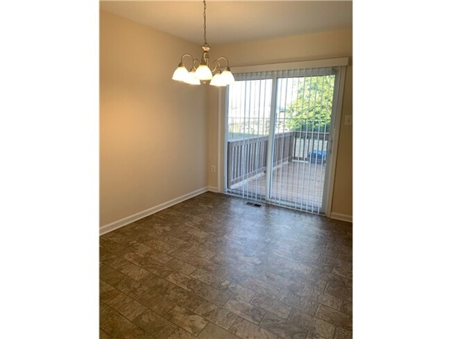 Building Photo - 51 N Bellwoode Dr