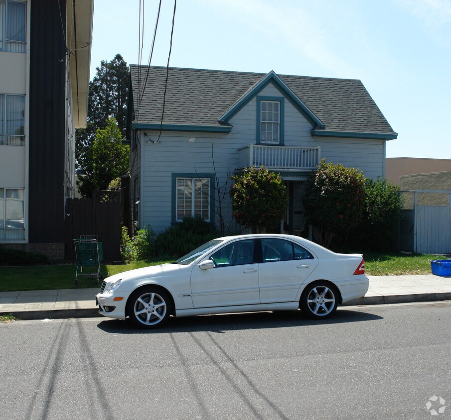 Foto del edificio - 512-514 E Bellevue Ave