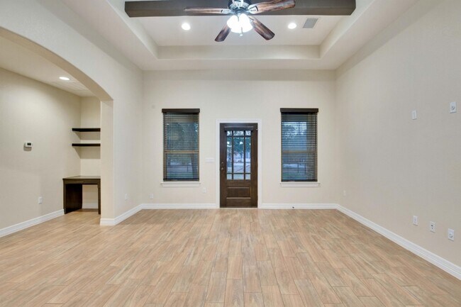 Foto del edificio - 118 N Buckhorn Dr