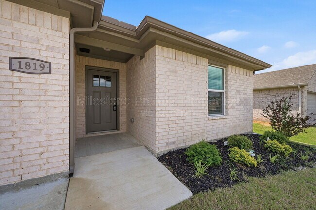 Foto del edificio - 1819 Boxwood Dr