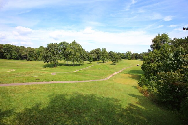Building Photo - 1400 Pine Valley Dr