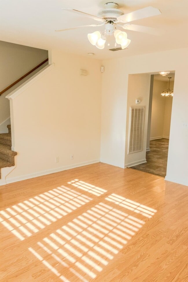 Building Photo - 8009 Logan Dr