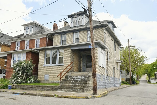 Building Photo - Charming 3-bedroom, 1-bathroom house locat...