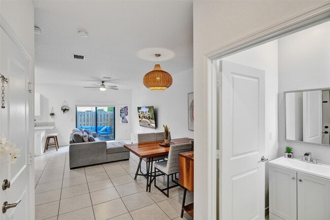 Foto del edificio - 20741 NE 5th Ct