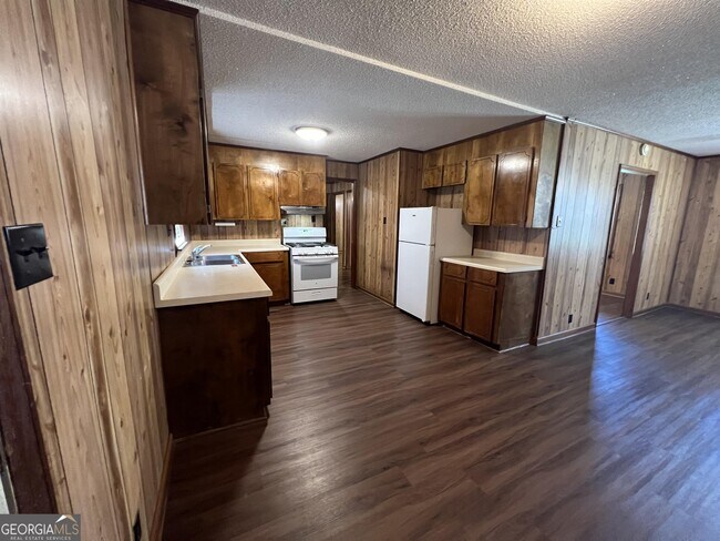 Foto del edificio - 404 McArthur Blvd