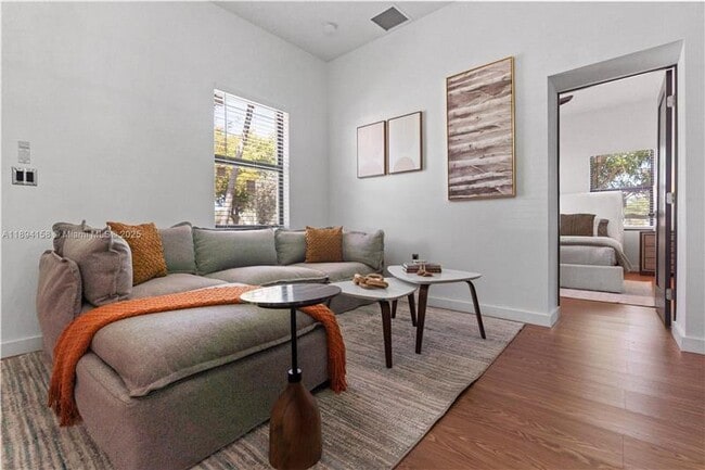 Foto del edificio - 601 SW 1st St