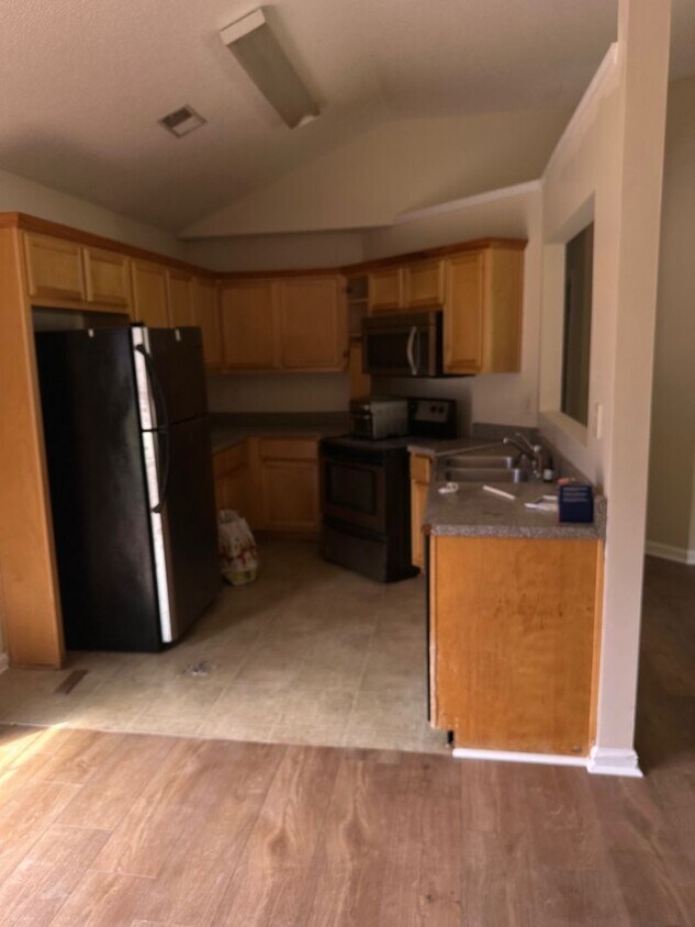 Building Photo - 105 Margaret Way