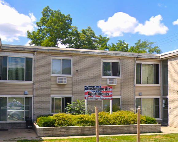 Foto principal - 16895 Lahser Rd