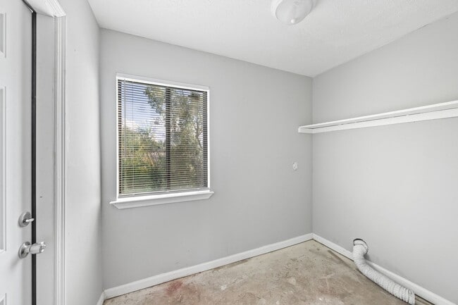 Foto del edificio - 2 Bedroom 1.5 Bathroom