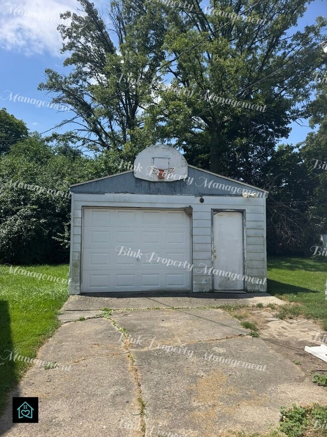 Building Photo - 2313 Copeman Blvd