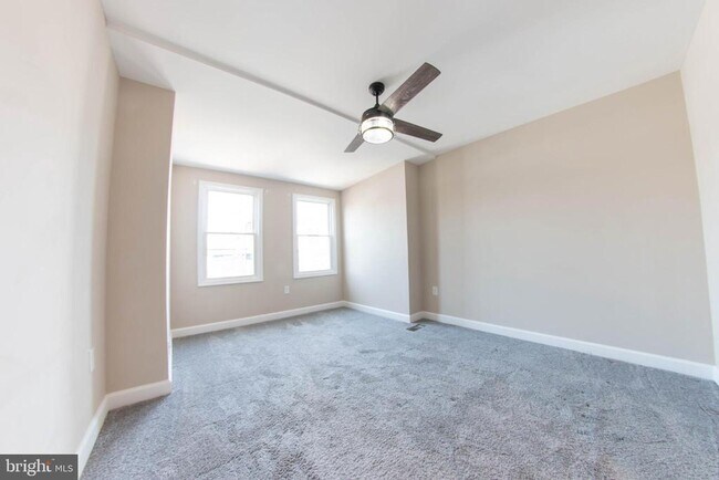 Foto del edificio - 636 S Kenwood Ave
