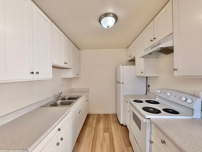 Building Photo - 1 Bedroom Home near SDSU!