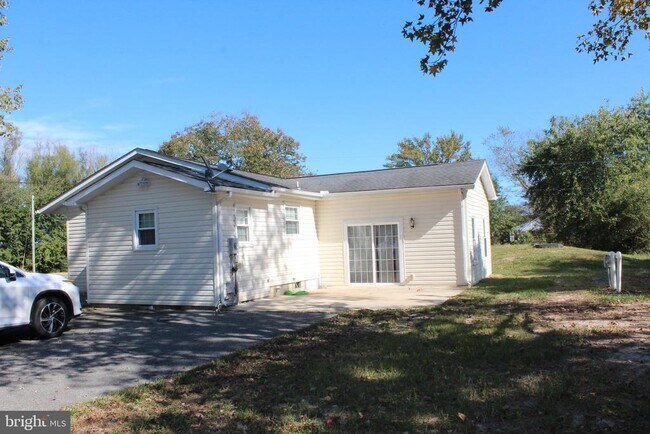 Building Photo - 190 Henry Cowgill Rd