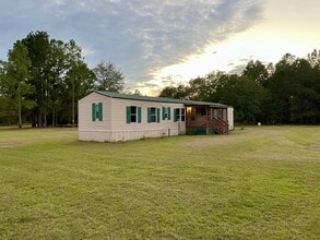 Building Photo - 2100 Bryan Ct