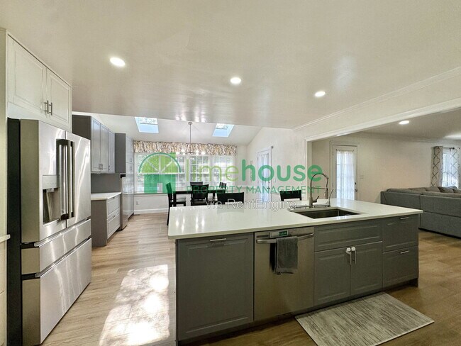 Building Photo - 948 Forest Lakes Cir