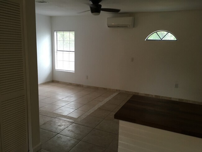 Sala de estar - 5414 Bolm Rd