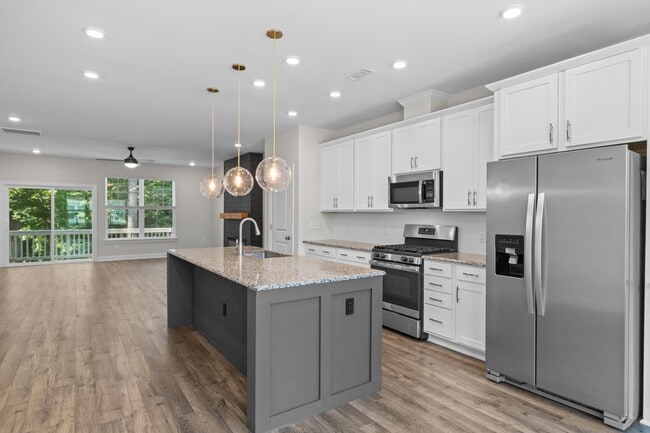 Building Photo - 2888 Macintosh Woods Dr